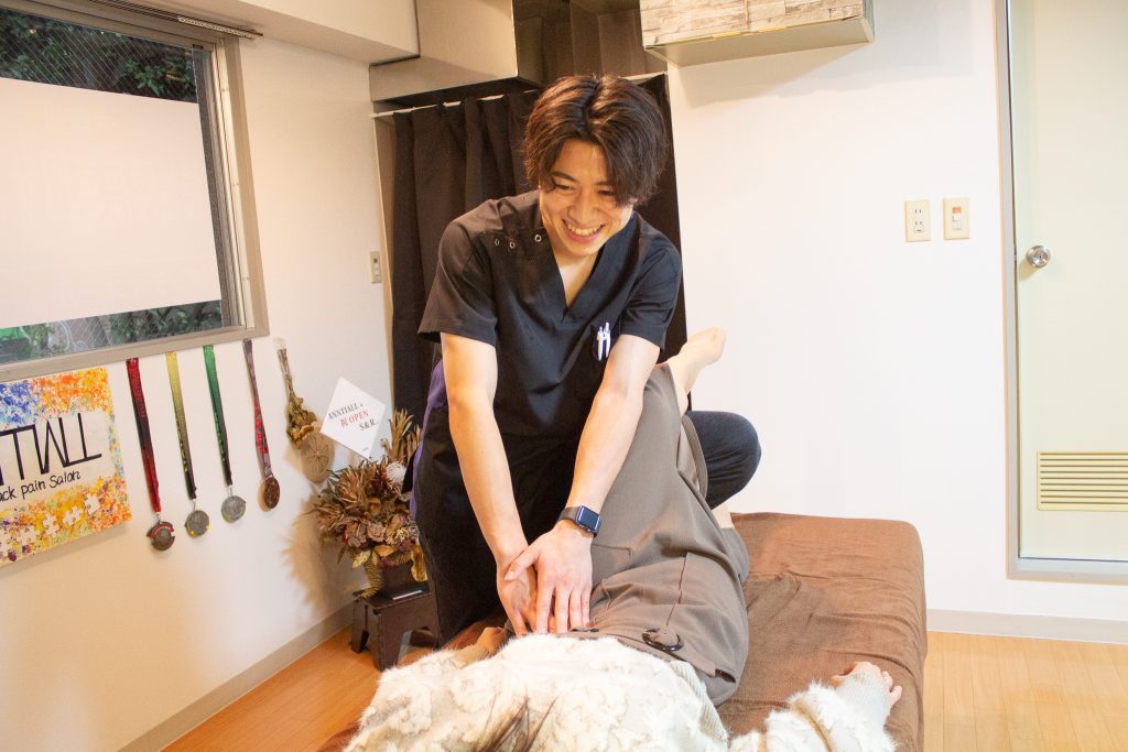 整体サロン アンティオールの腰痛施術